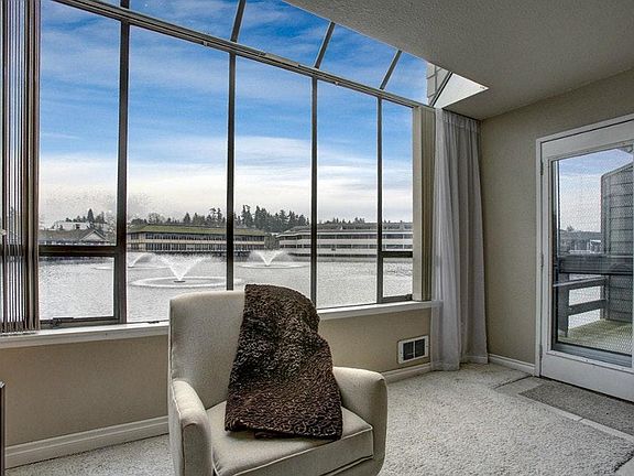 5th image of 7 Lake Bellevue Dr