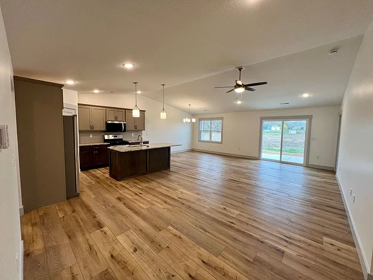 4650 Pierce Dr — Photo 4