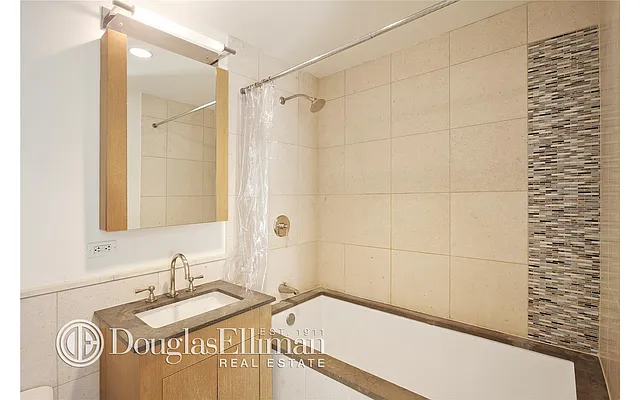 Rented by Douglas Elliman | media 19