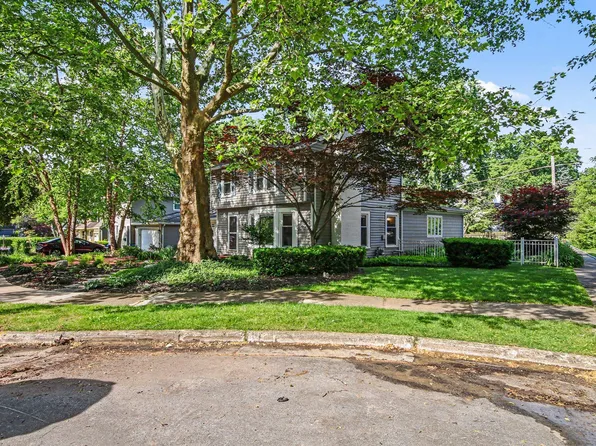1047 Orchard Ave SE, East Grand Rapids, MI 49506