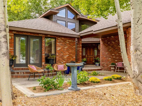 204 W Bald Ridge Dr, Powell, WY 82435