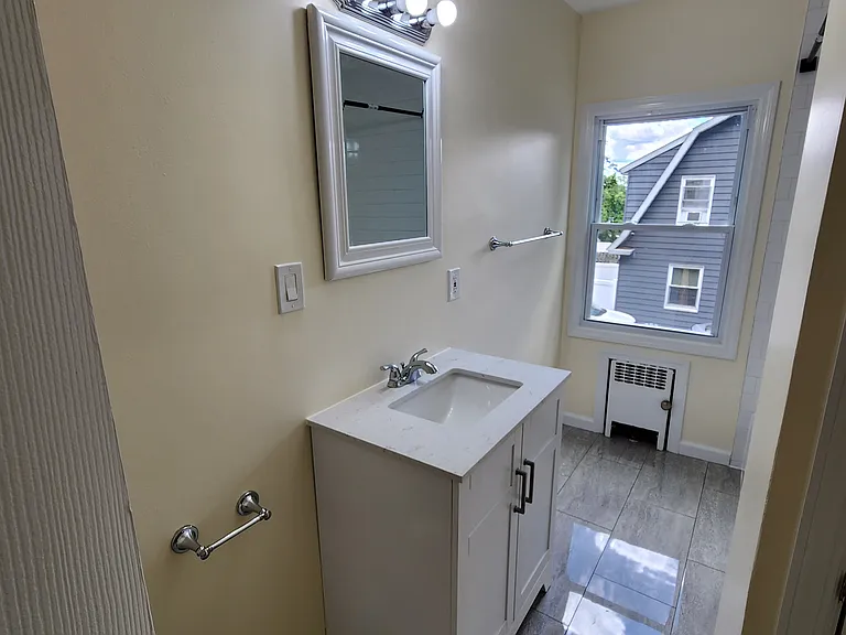32 Edisonia Ter #1 — Photo 11