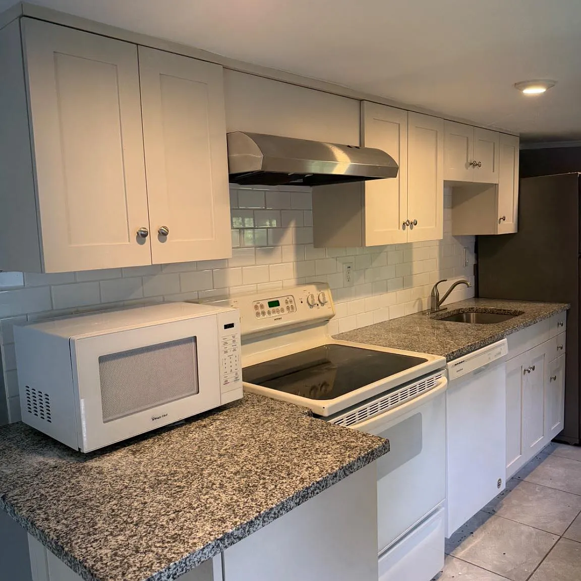 2 bed, 1.0 bath, 650 sqft, $1,350 — Photo 4