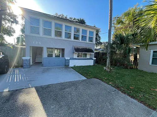 125 Palm Pl Photo 1