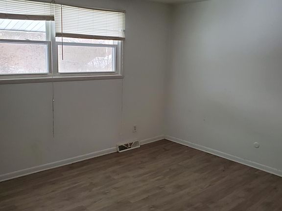 4th image of 243 River Ln APT 5