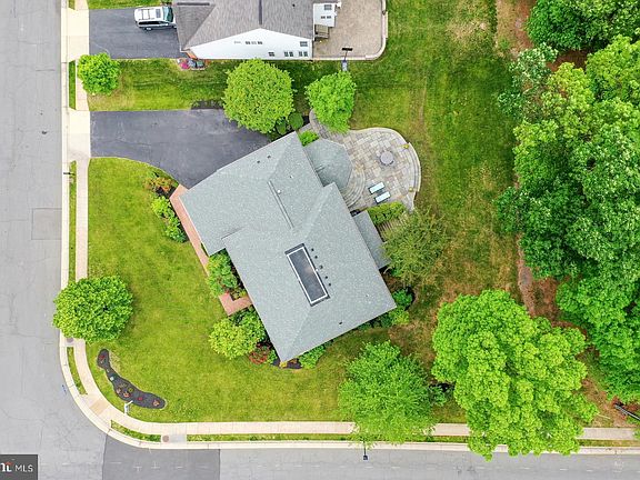 2nd image of 5010 Devin Green Ln