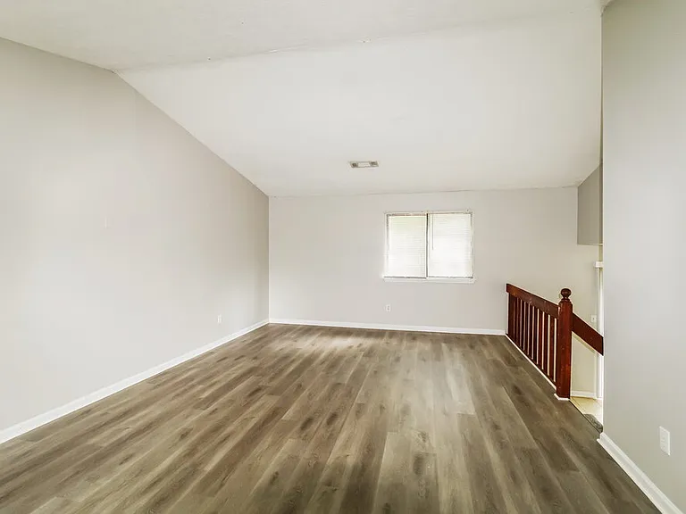 5292 Kinsdale Ln — Photo 5