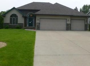 1058 90th Ln NE, Blaine, MN 55434
