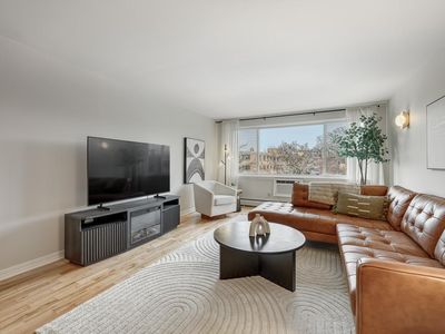 2700 W 44th St APT 402, Minneapolis, MN, 55410