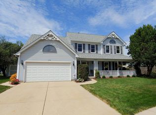 698 Shenandoah Trl, Elgin, IL 60123
