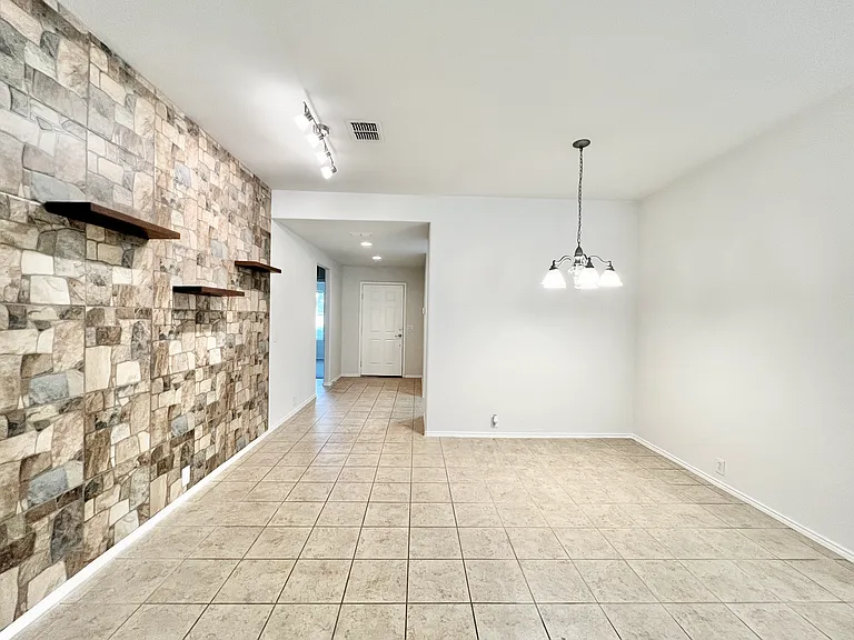 903 Mazatlan Ct — Photo 4
