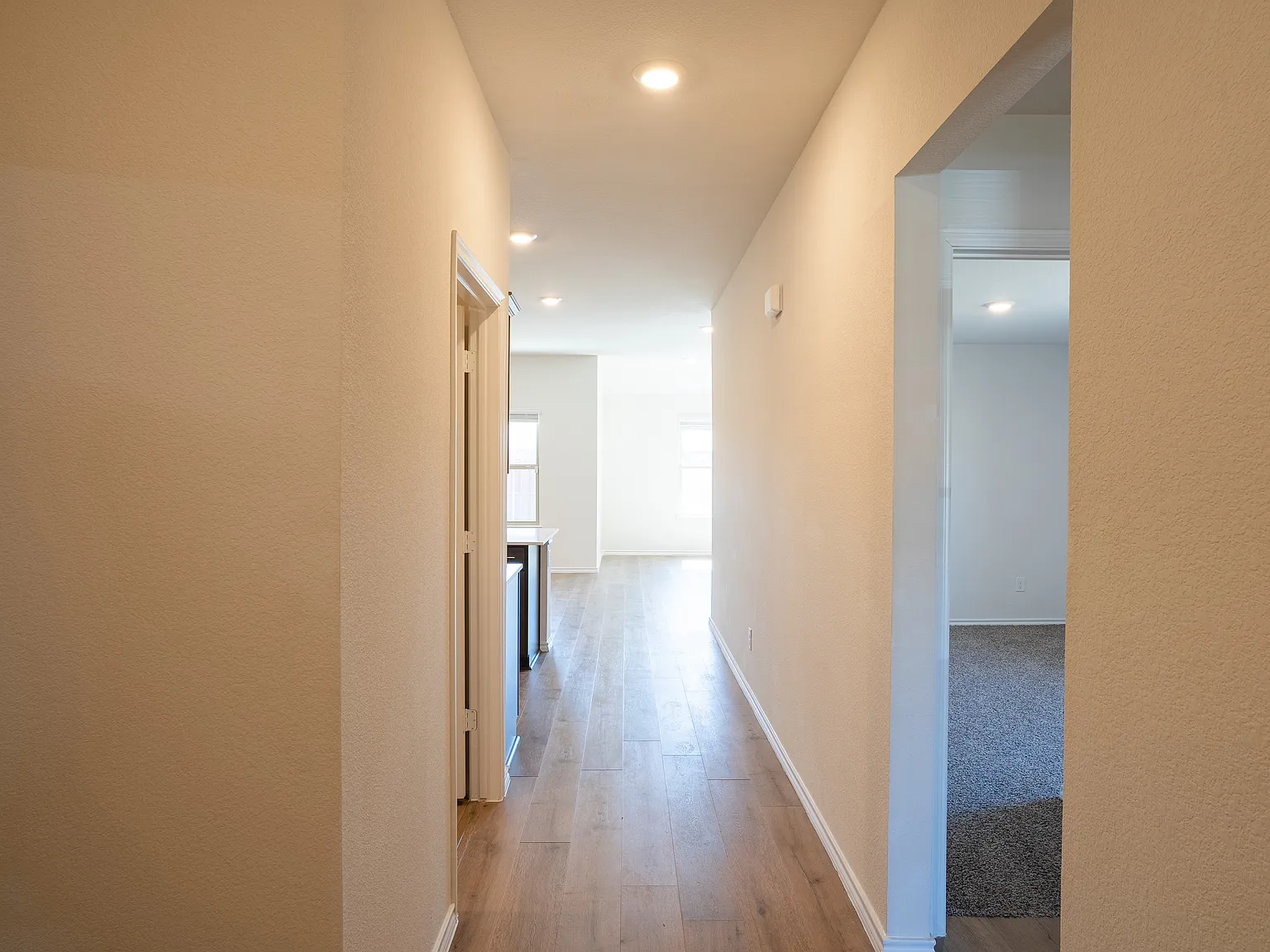 3 bed, 1613 sqft, $2,250 — Photo 4