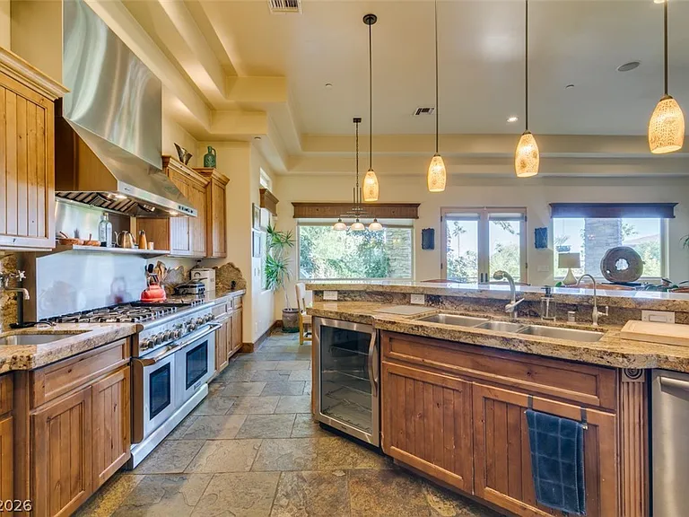 549 Regents Gate Dr — Photo 33