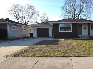 1668 Juniper Dr, Green Bay, WI 54302