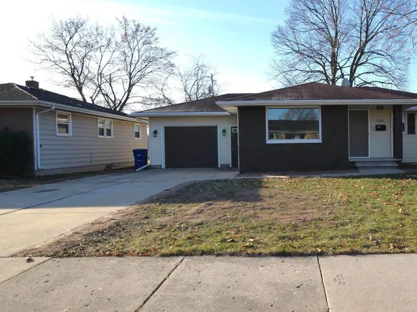 1668 Juniper DRIVE, Green Bay, WI 54302