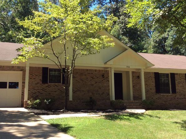 703 Arrowhead Dr