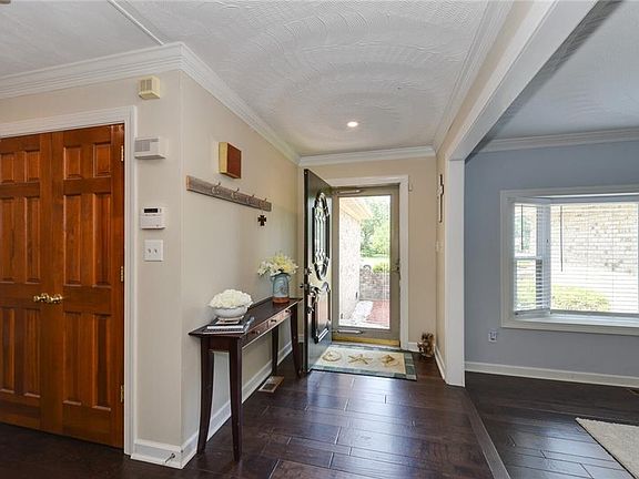 5th image of 2241 Wild Oak Cres