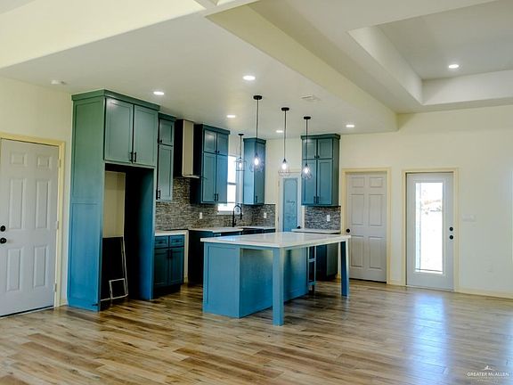 3rd image of 2608 Stone Oak Dr