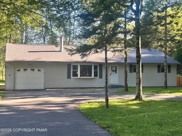 4107 Azalea Dr, Pocono Summit, PA 18346
