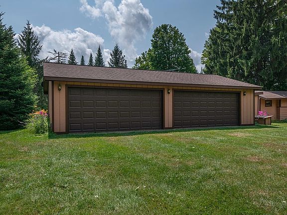 4th image of 2421 Goldfinch Ln #2