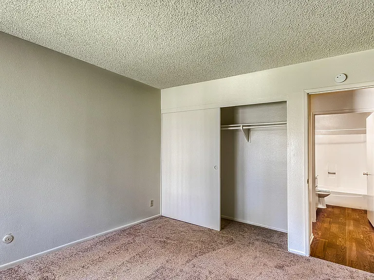 Cherry Creek Apartments — Photo 13