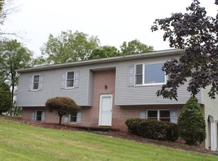 140 Springlake Crst, Watsontown, PA 17777