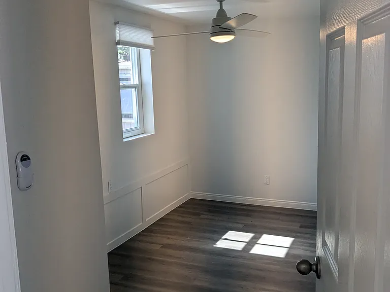 2321 Etiwanda St #E — Photo 14