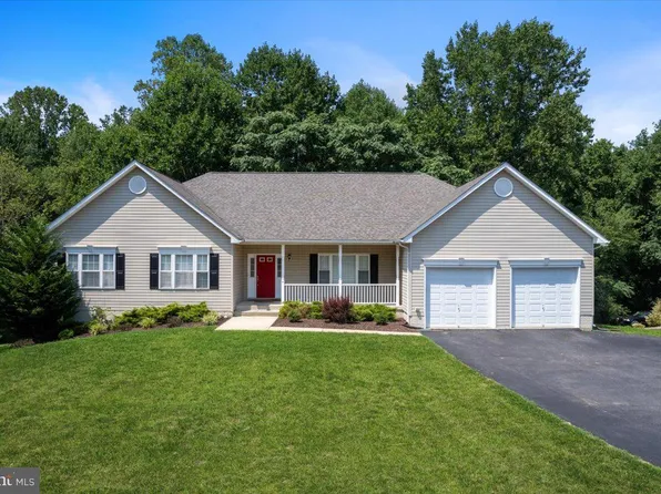 170 Coventry Ct, Owings, MD 20736