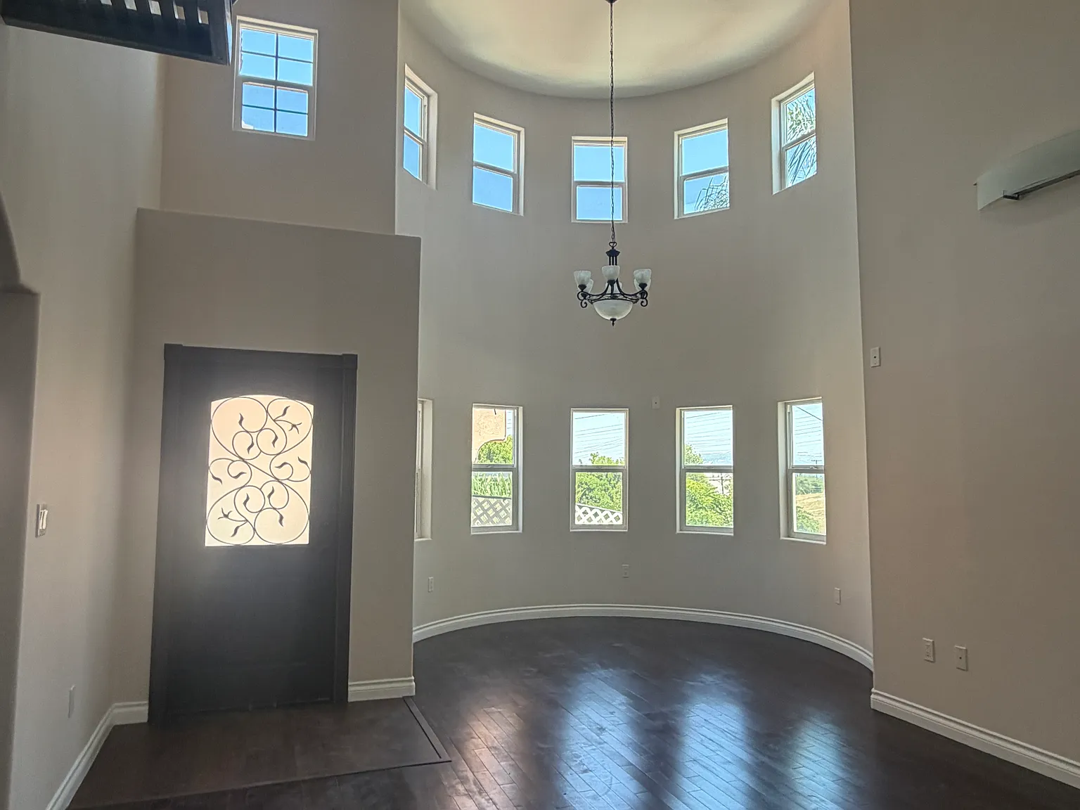 4 bed, 1765 sqft, $3,900 — Photo 3