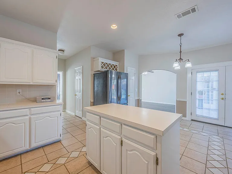 2705 Trophy Dr — Photo 12