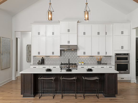 385 Smarty Jones Avenue Elevation Image 3