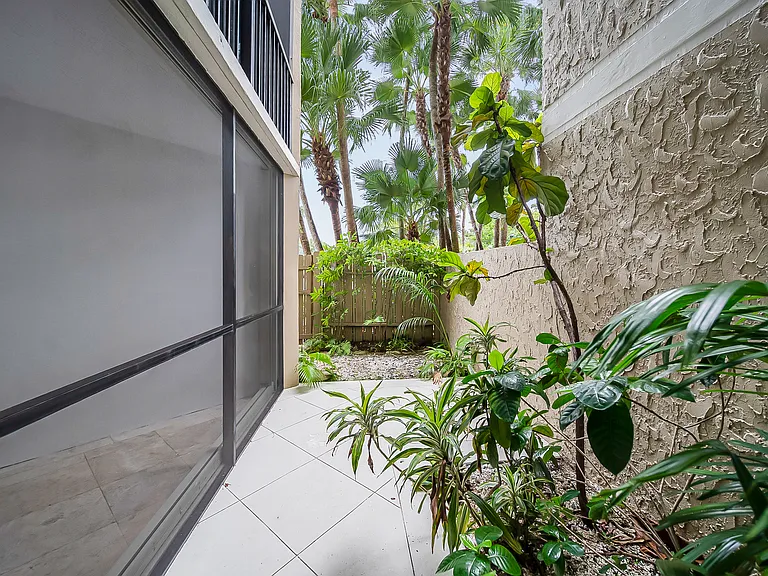 Private Side Patio