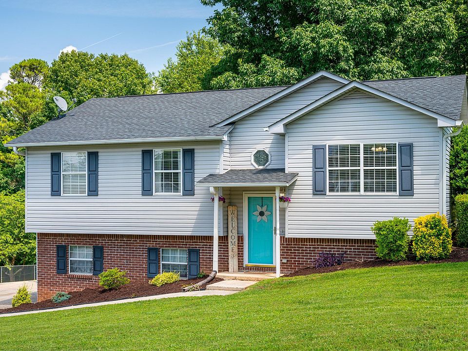 1st image of 134 Brookhill Ln NE