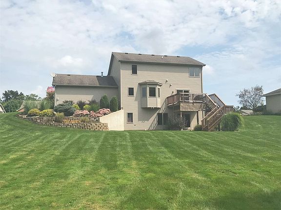 2nd image of 216 S Eagle Glen Trl