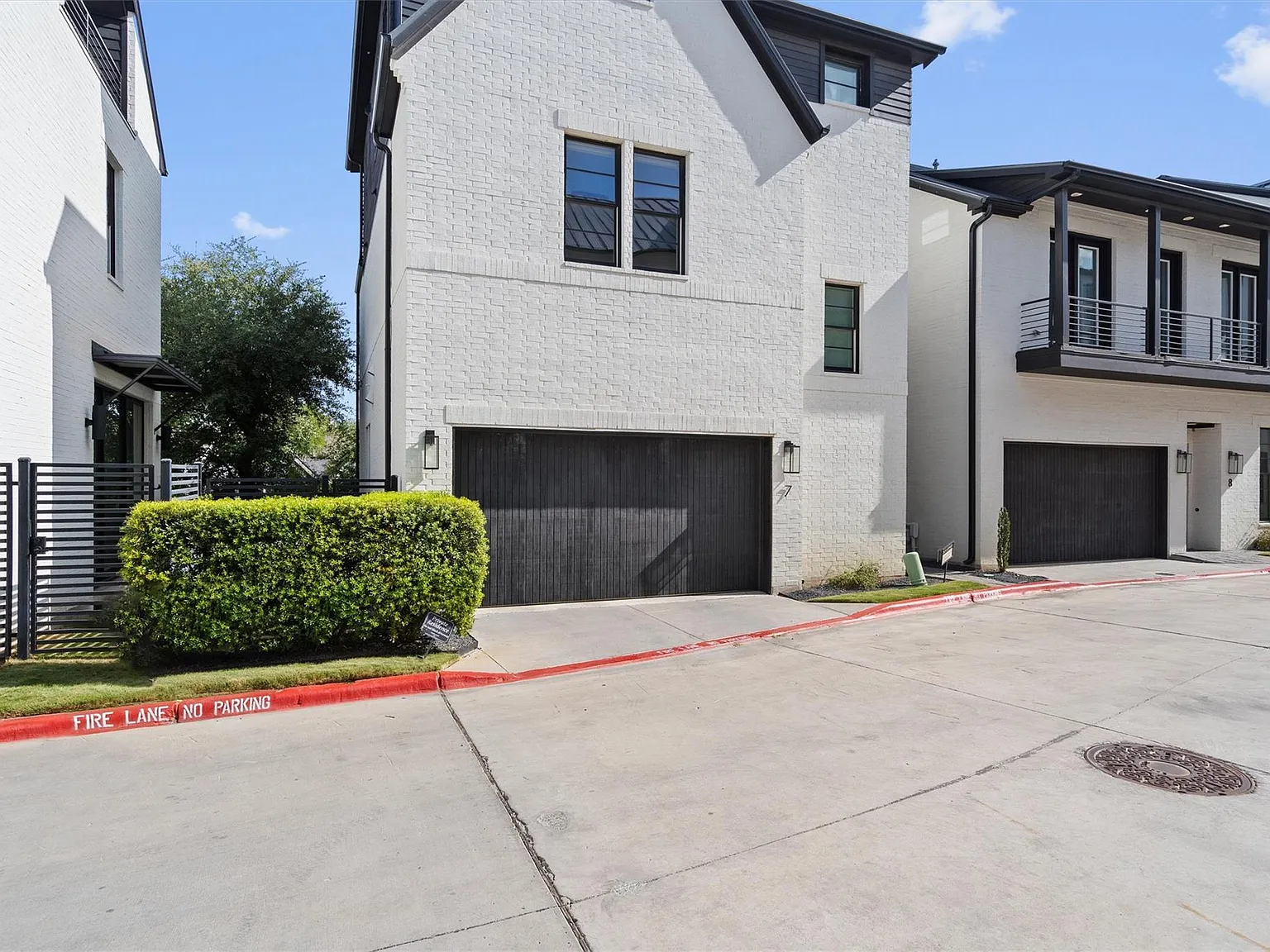 4 bed, 4.5 bath, 3159 sqft, $18,000 — Photo 2
