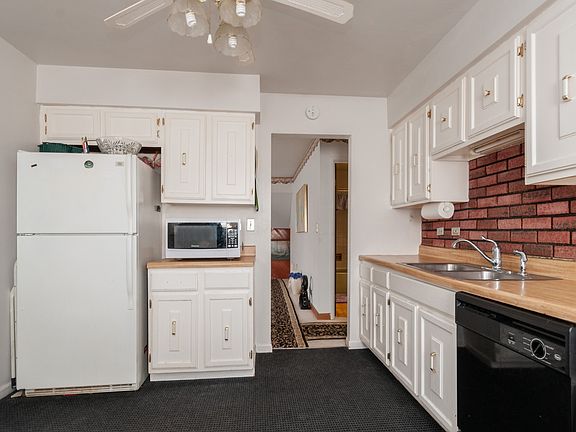 3rd image of 480 Nassau Ave