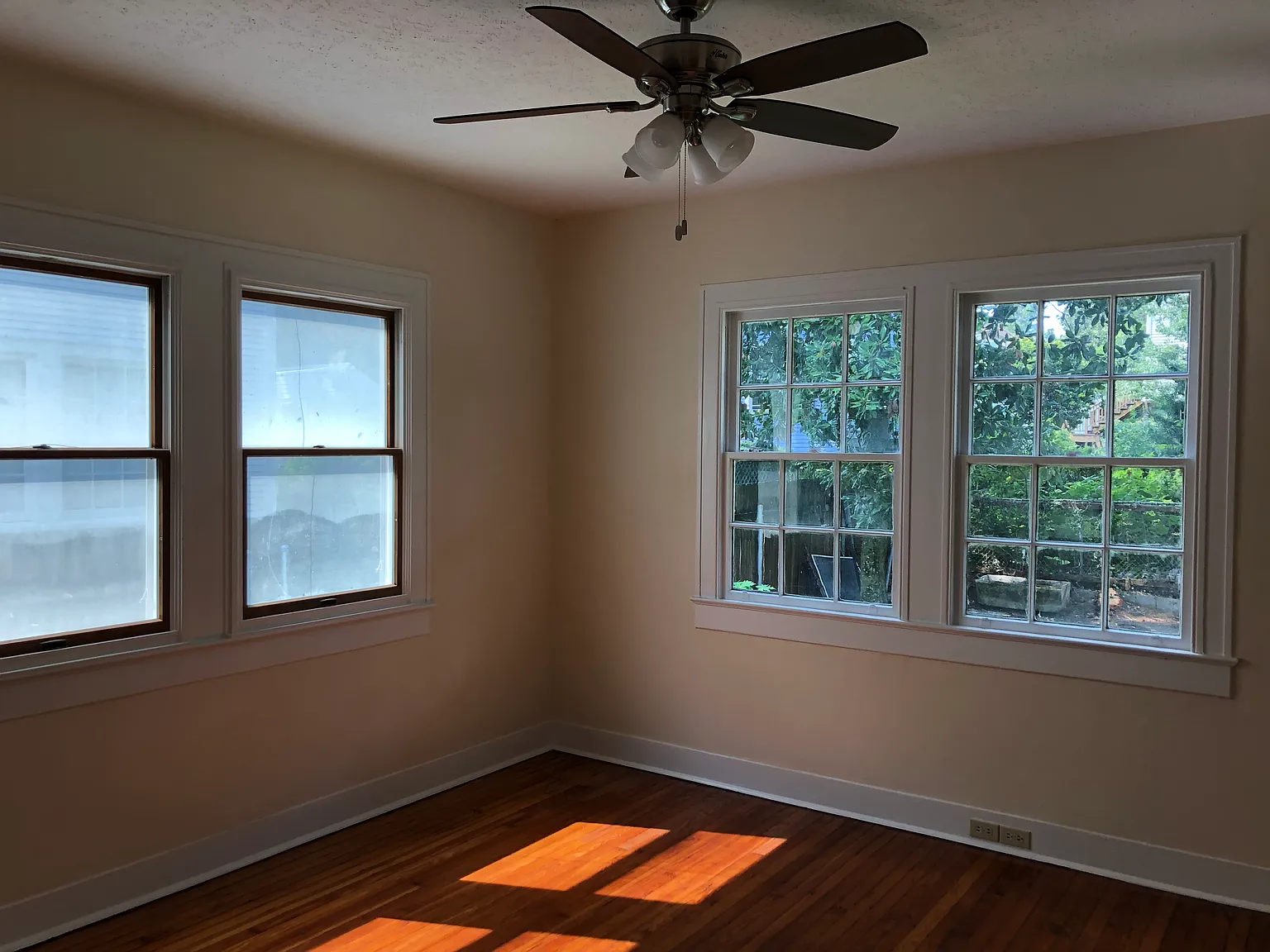 3 bed, 1370 sqft, $2,100 — Photo 4