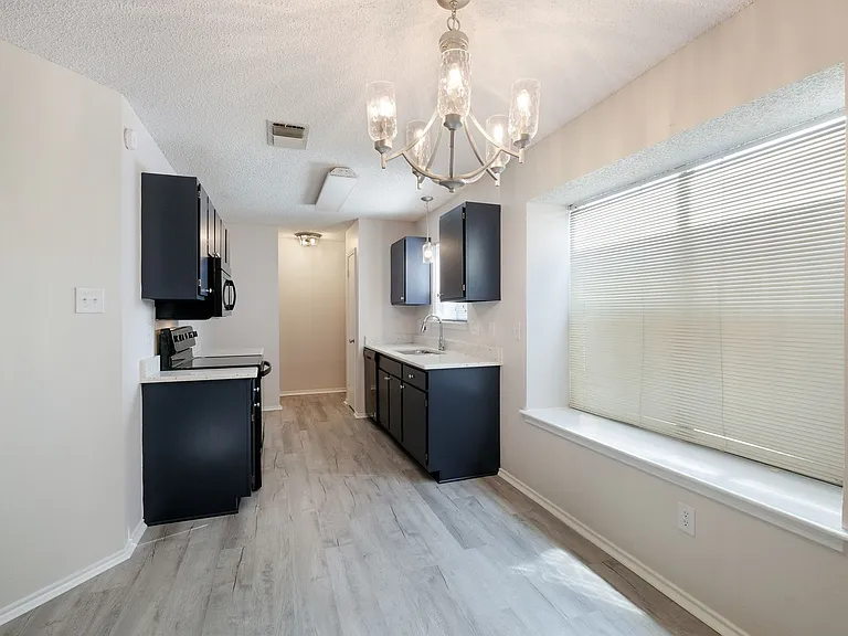 629 Fern Meadow Dr — Photo 3