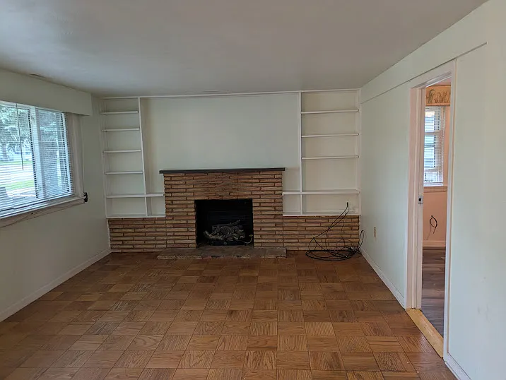 115 W 3rd St