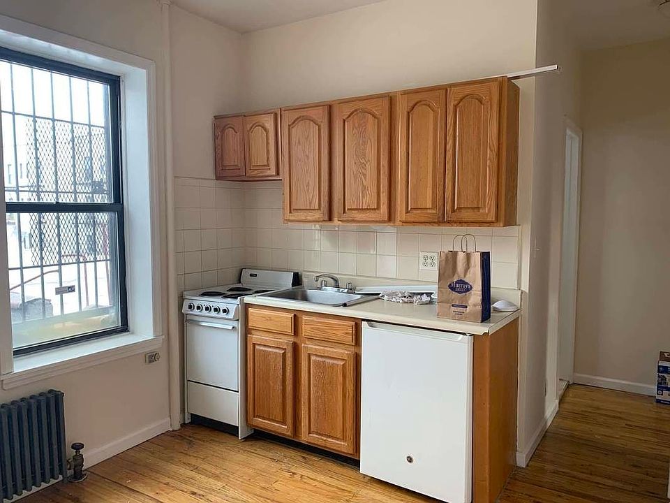 1st image of 3241 Steinway St APT 3C