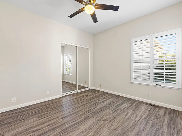 560 Diana Ave — Photo 24