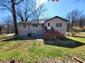 2308 Lakewood Ave SW