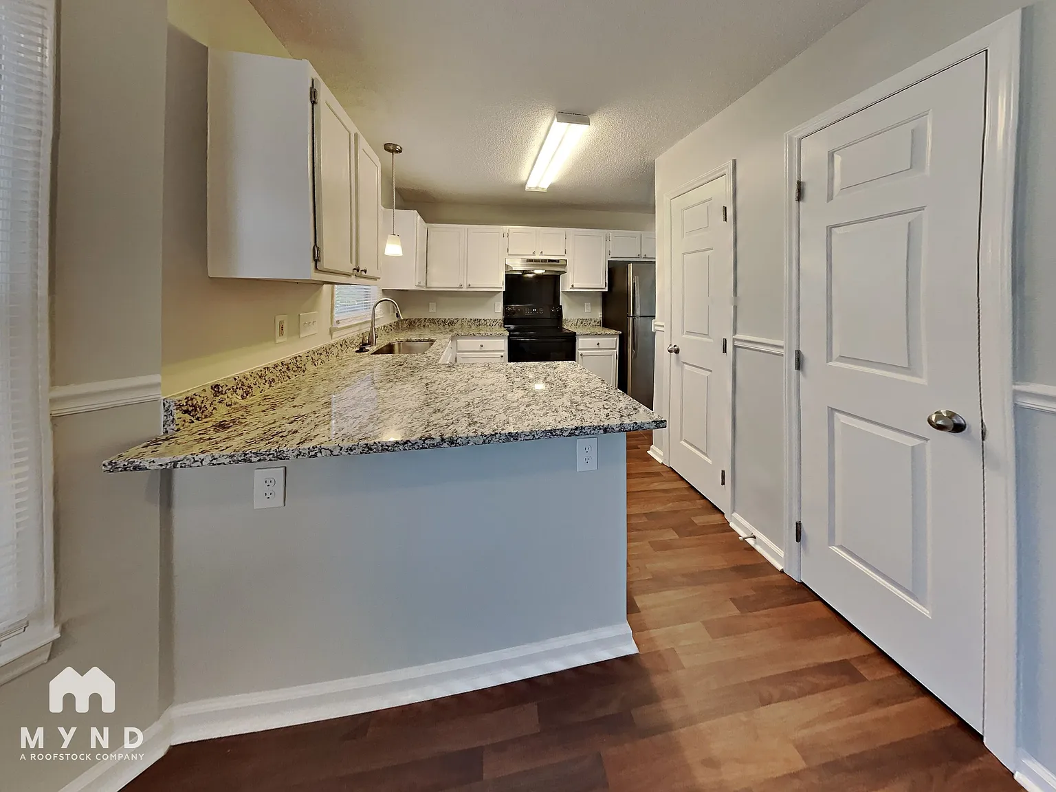 3 bed, 2.5 bath, 1618 sqft, $1,935 — Photo 3