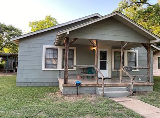 608 W Hamilton St, Olney, TX 76374