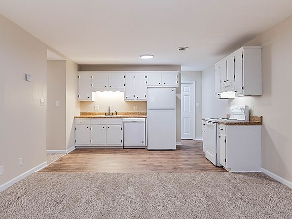 2nd image of 510 Hietts Ln APT E