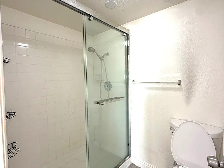 320 S Ynez Ave #D — Photo 16