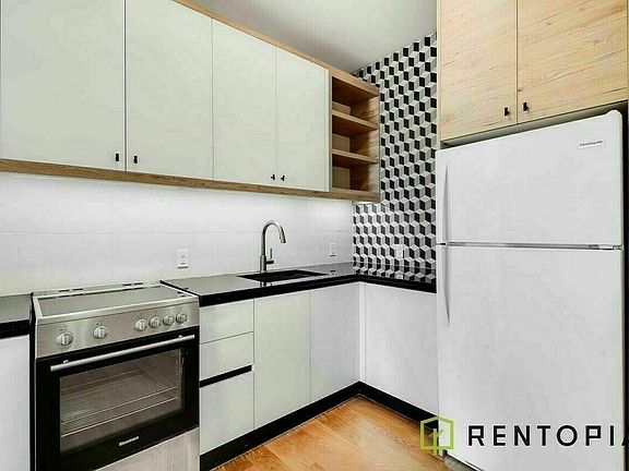 2nd image of 1875 Atlantic Ave #7R