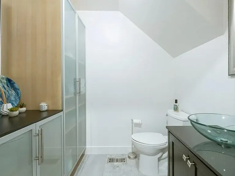 2660 E Parleys Way — Photo 19