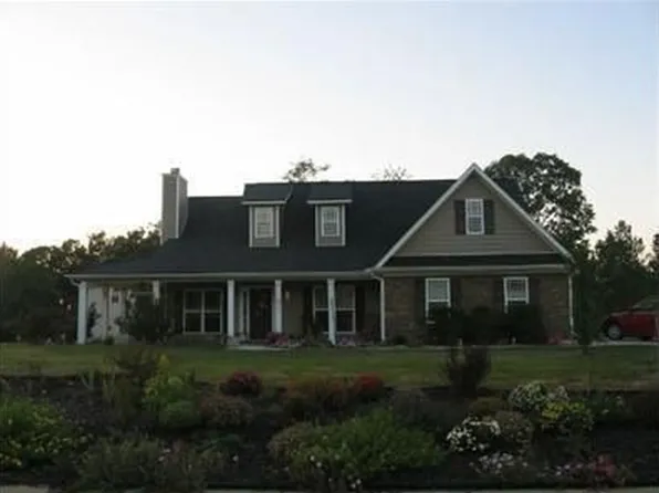 112 Long View Dr SE, Calhoun, GA 30701