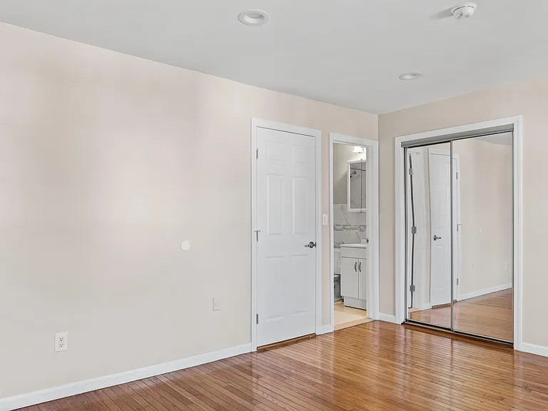 2 Westminster Ln #2 — Photo 15